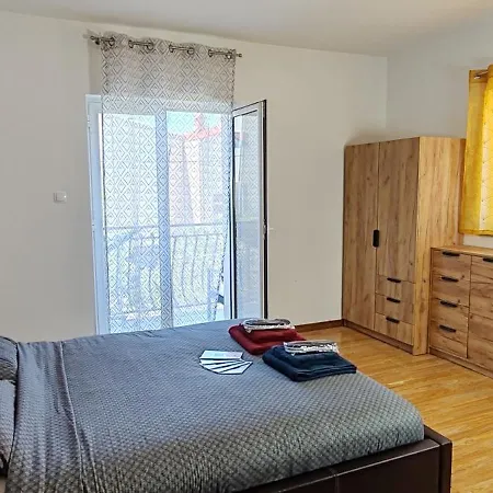 Arcadia Apartment